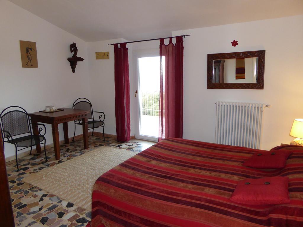 Casa Solotti Pensionat Nuoro  Rum bild